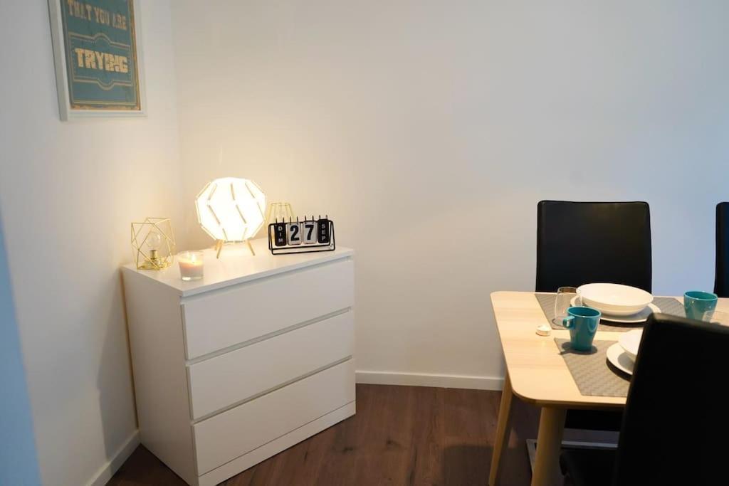 Rm-1 - Appartement F2 Au 1Er Etage Pour 1-3 Pers Mulhouse Esterno foto