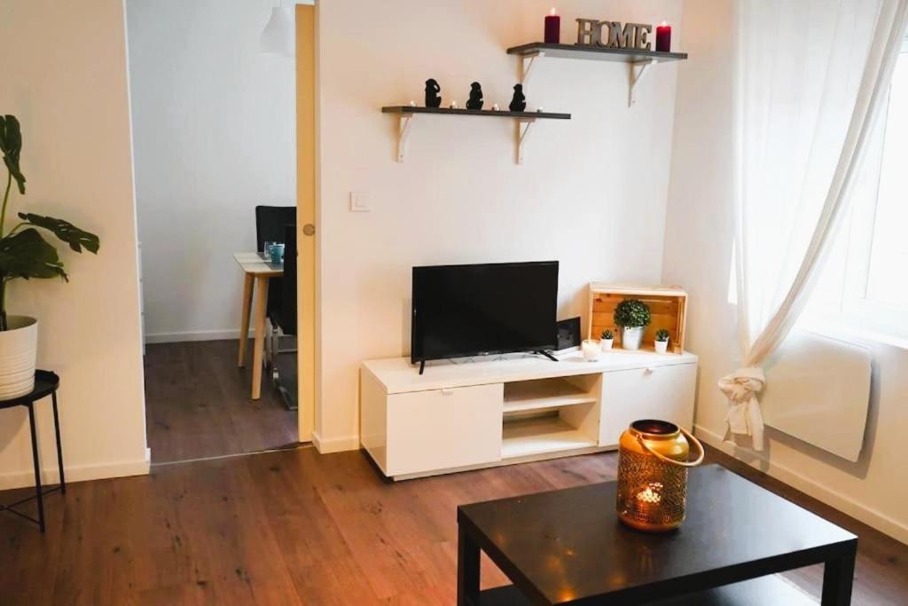 Rm-1 - Appartement F2 Au 1Er Etage Pour 1-3 Pers Mulhouse Esterno foto